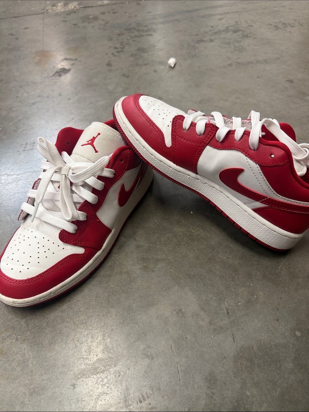 Jordan Kids' Low-Top Sneakers in White and Red